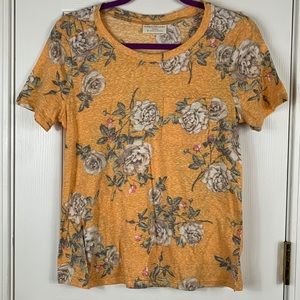 NWOT Bobbie Brooks ladies mustard flowered short sleeved tee shirt size small